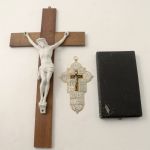 832 1240 CRUCIFIX